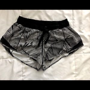 Lululemon Hotty Hot shorts